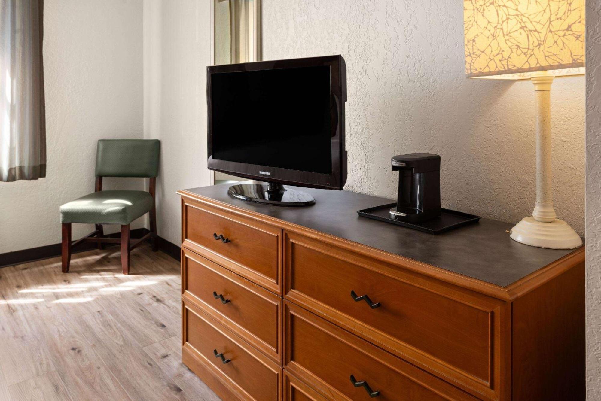 La Quinta Inn By Wyndham Pittsburgh Airport Moon Township Eksteriør bilde