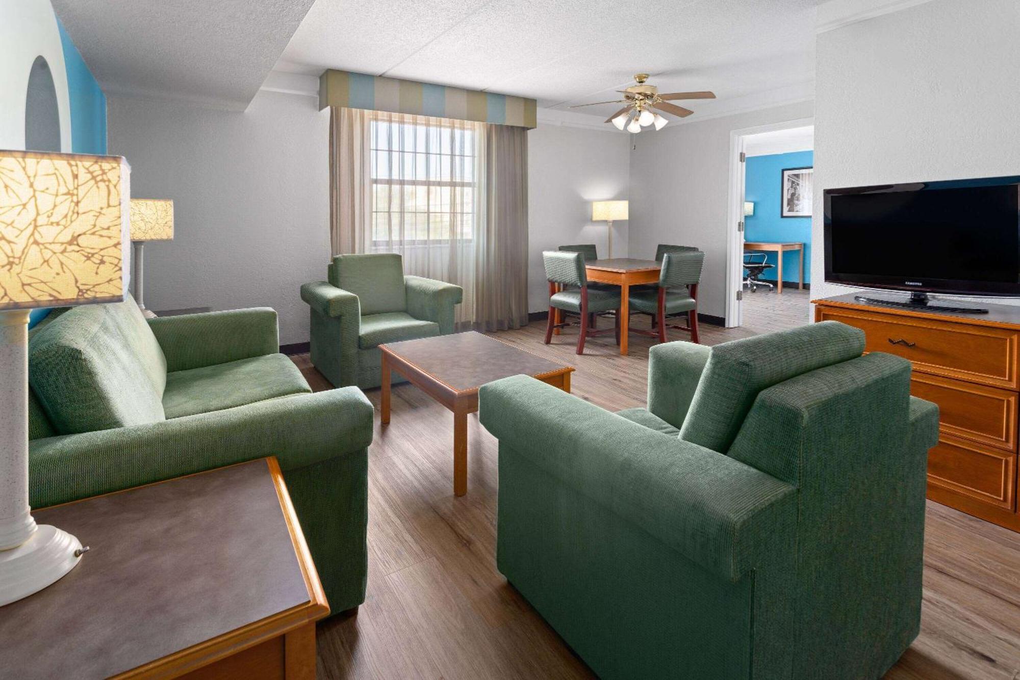 La Quinta Inn By Wyndham Pittsburgh Airport Moon Township Eksteriør bilde