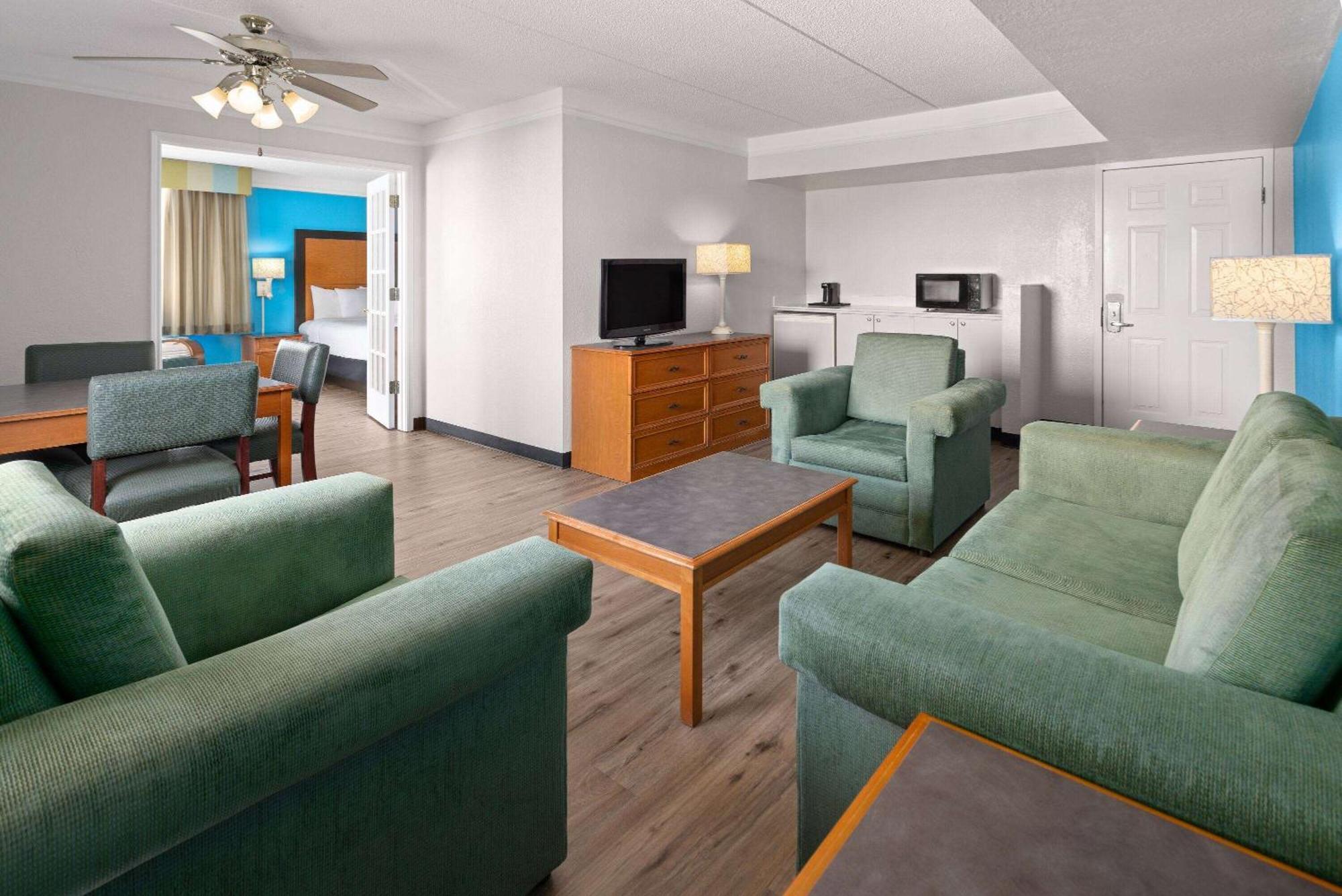 La Quinta Inn By Wyndham Pittsburgh Airport Moon Township Eksteriør bilde